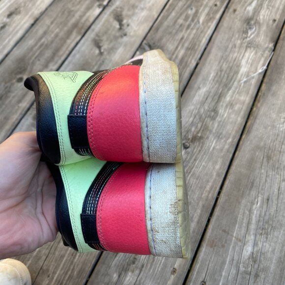 2019 Nike Air Jordan 1 Mid Glow In The Dark Size 7 - Picture 9 of 10